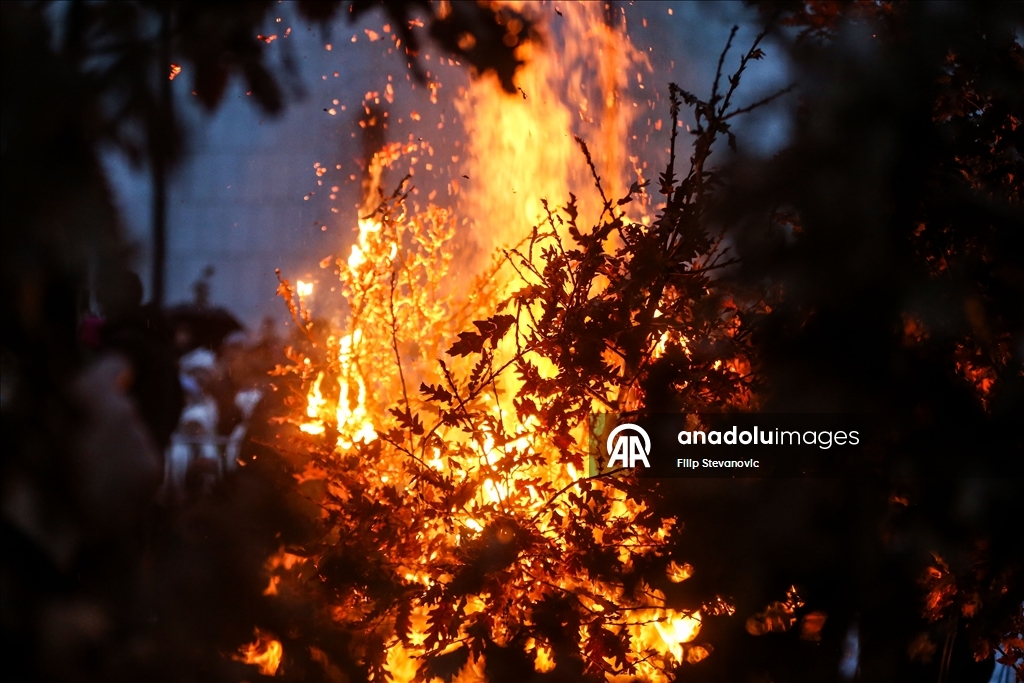 BEOGRAD - Paljenje badnjaka uoči pravoslavnog praznika Božića
