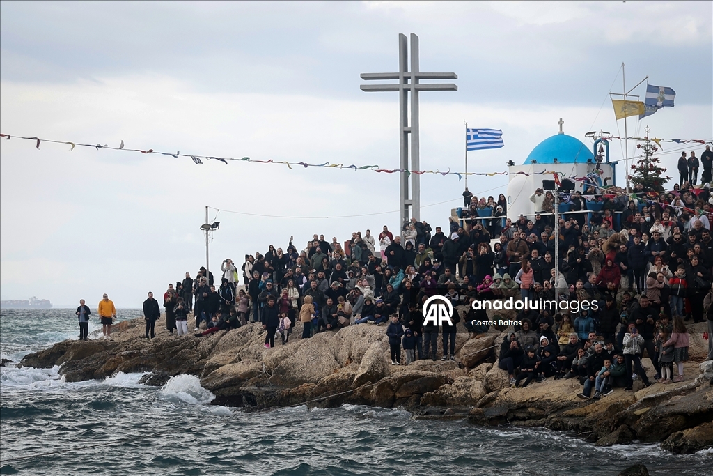 В греческом Пирее празднуют Богоявление