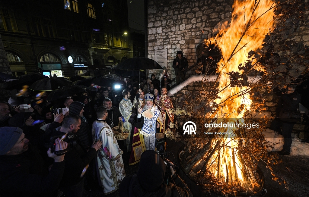 Pravoslavni vjernici u regiji paljenjem badnjaka i molitvama dočekuju Božić
