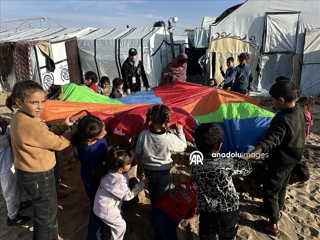 İsrail saldırılarında ailelerini ve uzuvlarını kaybeden Filistinliler için etkinlik düzenlendi