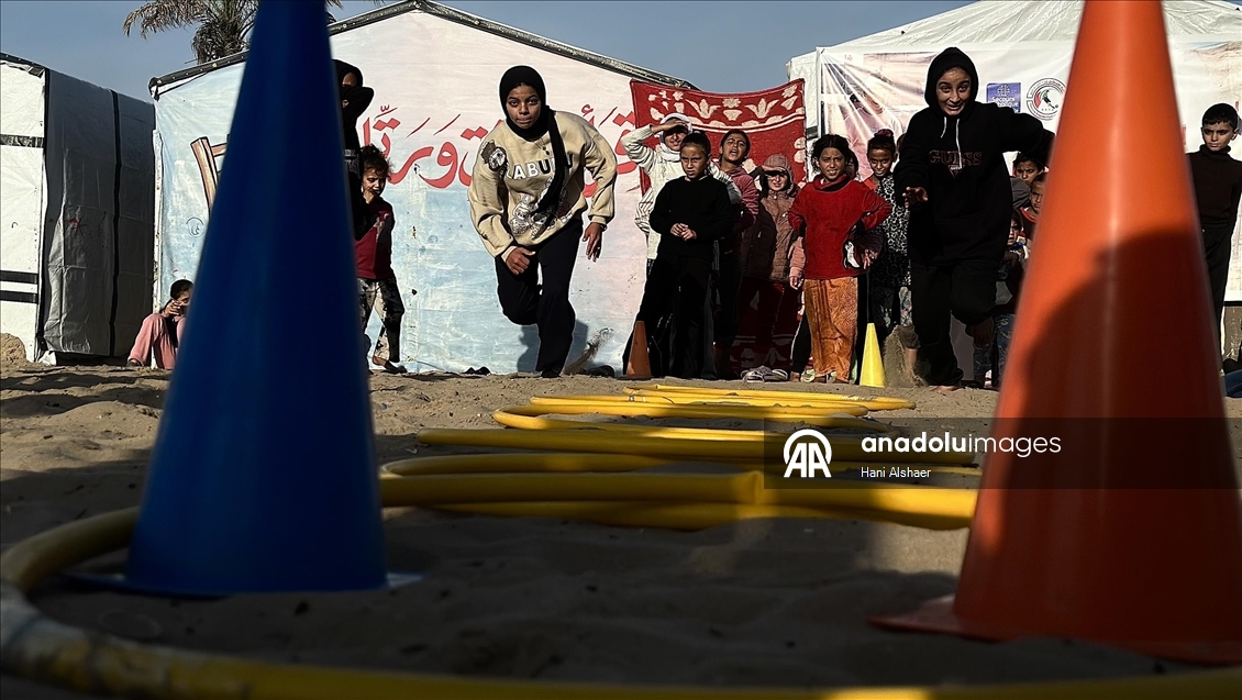 İsrail saldırılarında ailelerini ve uzuvlarını kaybeden Filistinliler için etkinlik düzenlendi