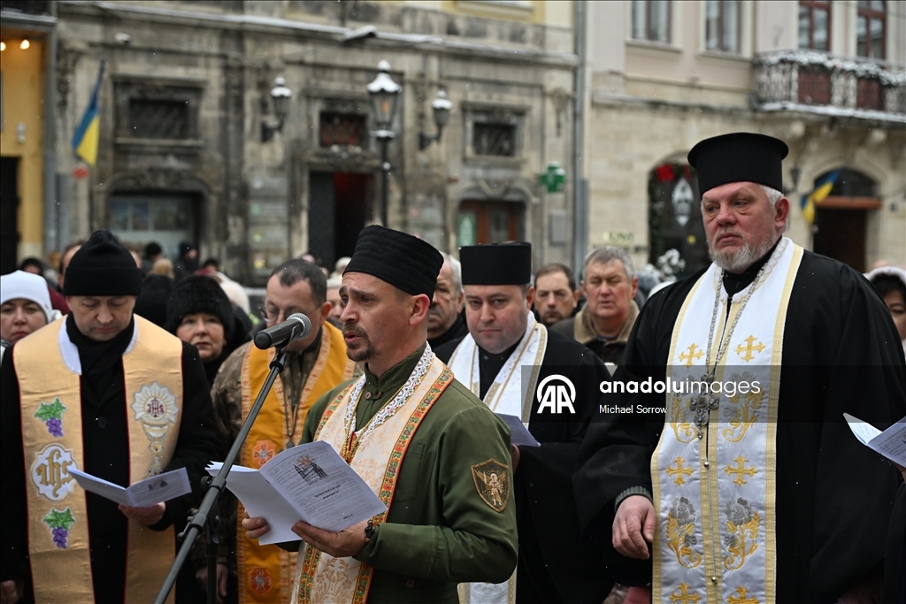 Во Львове прошло освящение воды на Богоявление