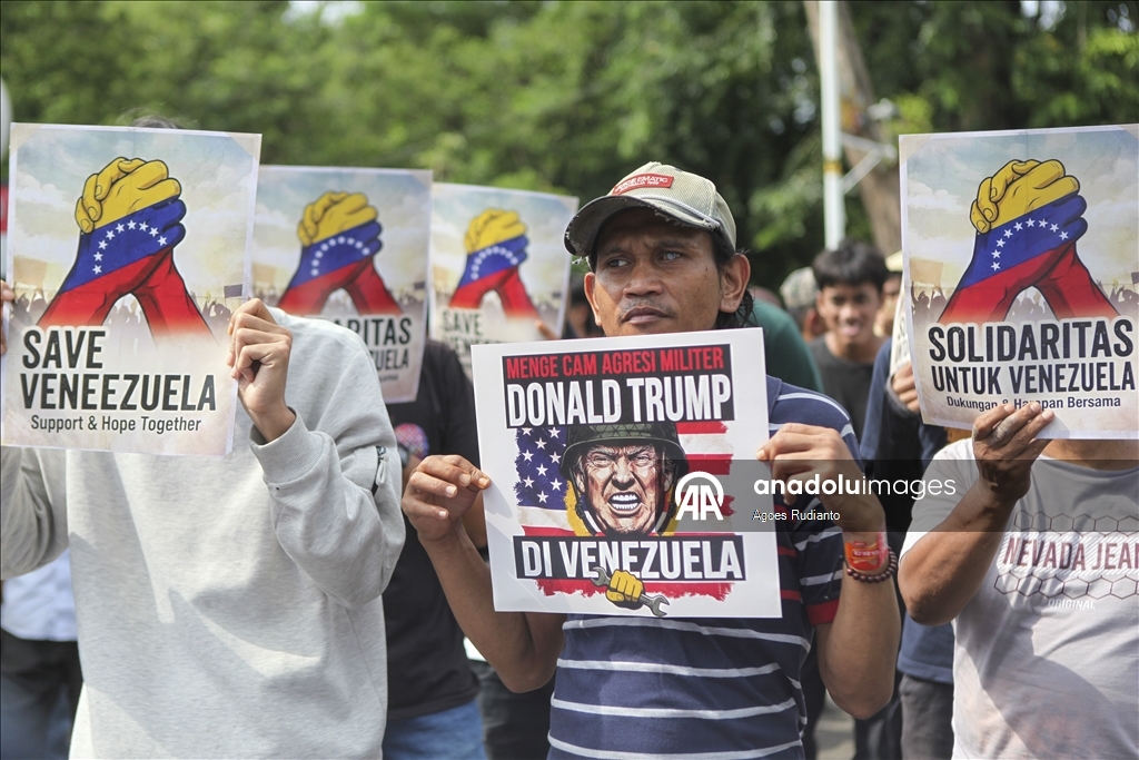 Антиамериканская акция протеста в Джакарте