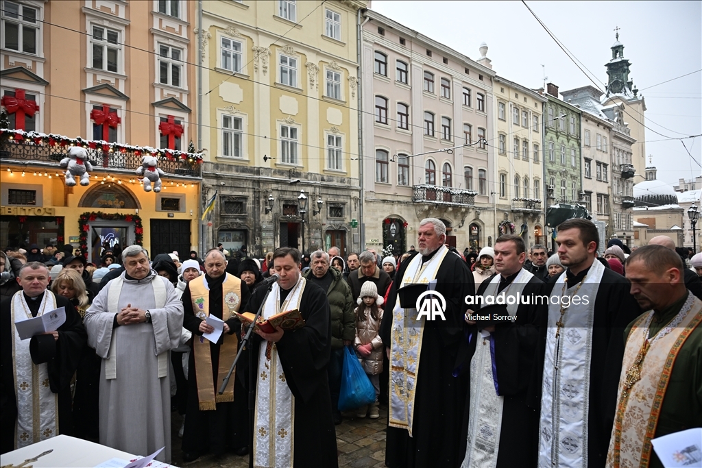 Во Львове прошло освящение воды на Богоявление