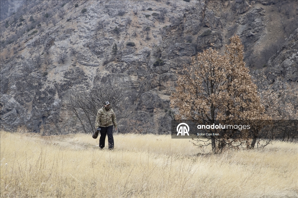 Wênekêş û çêkerên belgefîlman li Tunceliyê li dû şopa bizinkoviyan in