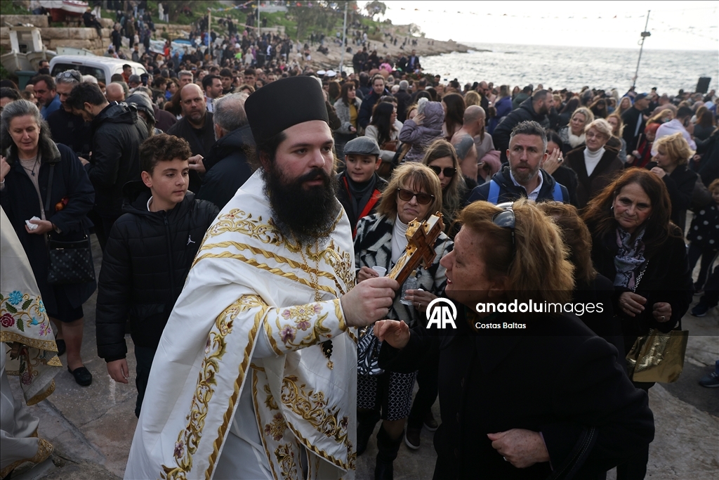 В греческом Пирее празднуют Богоявление