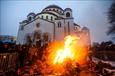 Paljenjem badnjaka pravoslavni vjernici u regiji dočekuju Božić