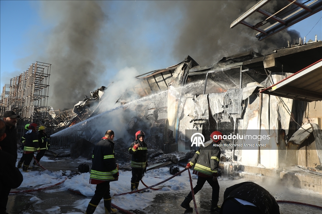 На фабрике по производству картофельных чипсов на дороге Эрбиль-Пирмам на севере Ирака произошел крупный пожар