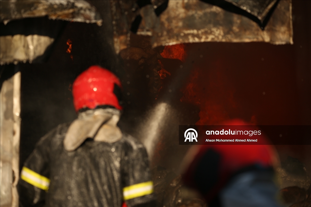 На фабрике по производству картофельных чипсов на дороге Эрбиль-Пирмам на севере Ирака произошел крупный пожар