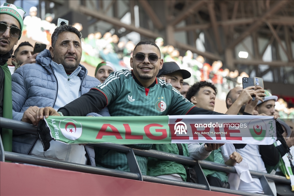 جماهير مغربية تشارك الجزائريين فرحة التأهل لربع نهائي كأس إفريقيا