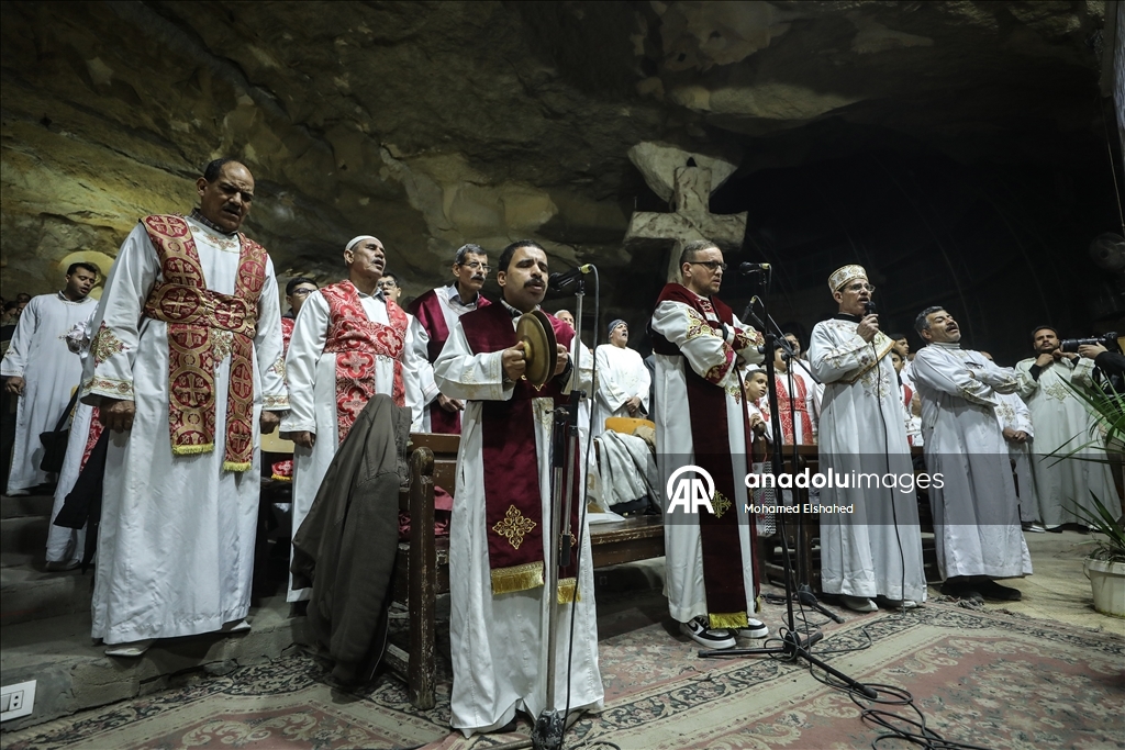 قداس عيد الميلاد في دير القديس سمعان الخراز