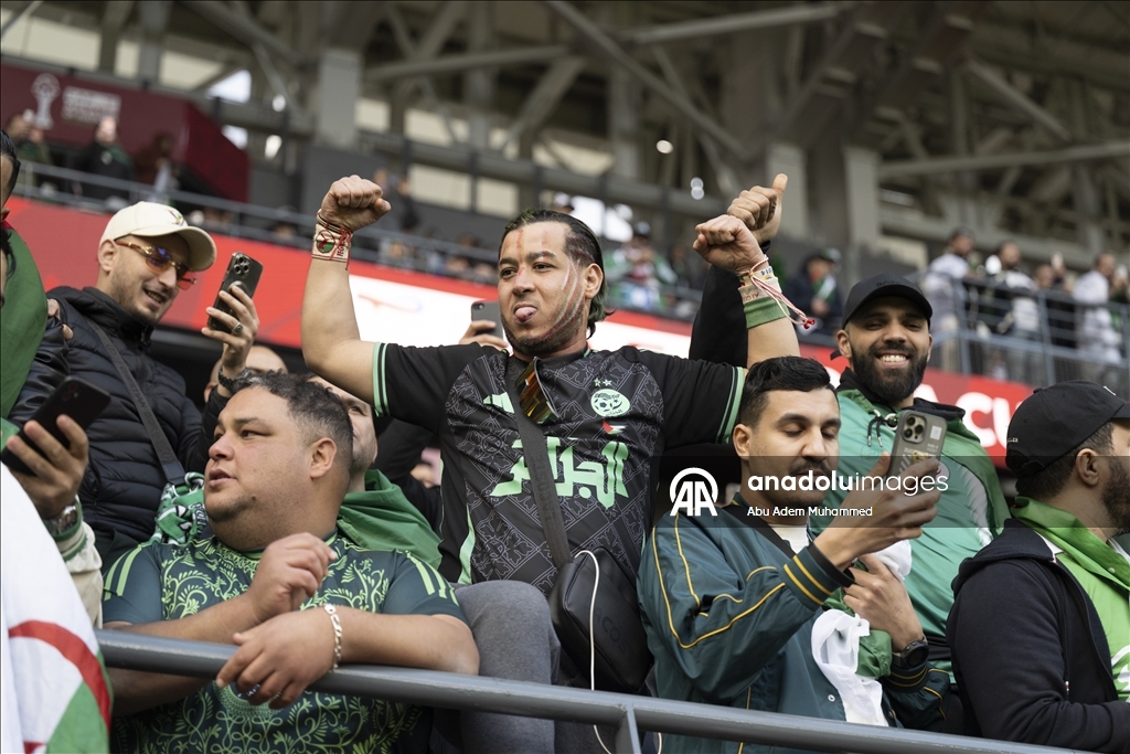 جماهير مغربية تشارك الجزائريين فرحة التأهل لربع نهائي كأس إفريقيا