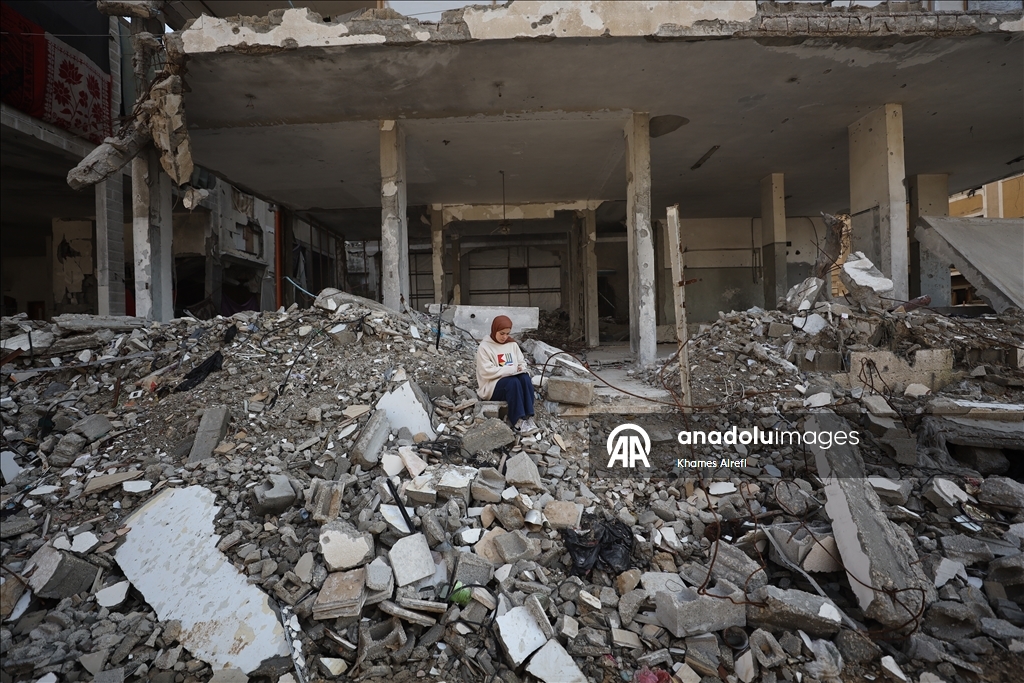 Palestinian student seeks scholarship after excelling academically despite difficult conditions in Gaza