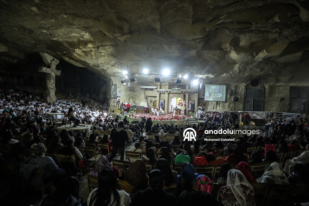 قداس عيد الميلاد في دير القديس سمعان الخراز