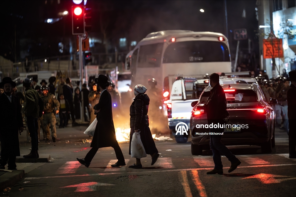 В Иерусалиме во время антивоенной акции протеста харедим автобус въехал в толпу, есть погибший