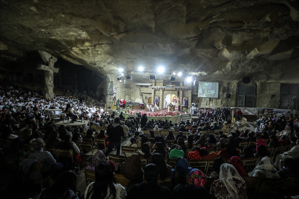 قداس عيد الميلاد في دير القديس سمعان الخراز