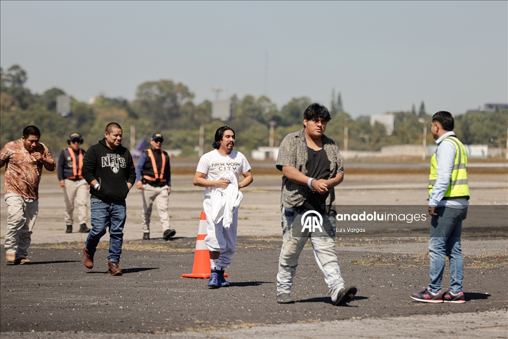 Депортированные из США мигранты вернулись в Гватемалу