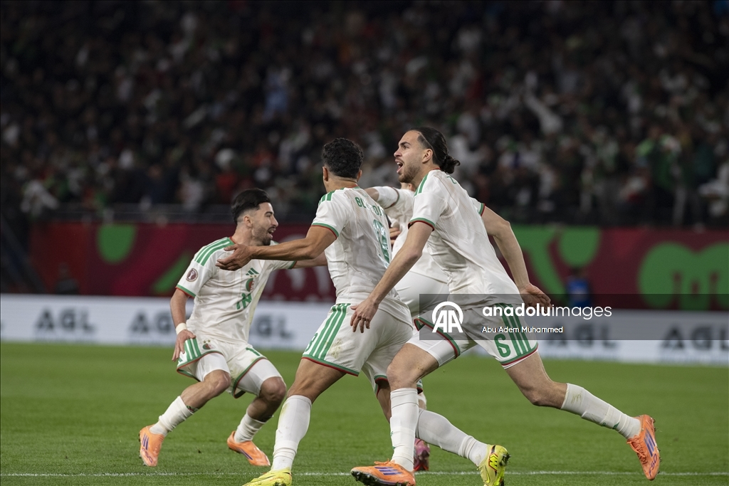 جماهير مغربية تشارك الجزائريين فرحة التأهل لربع نهائي كأس إفريقيا
