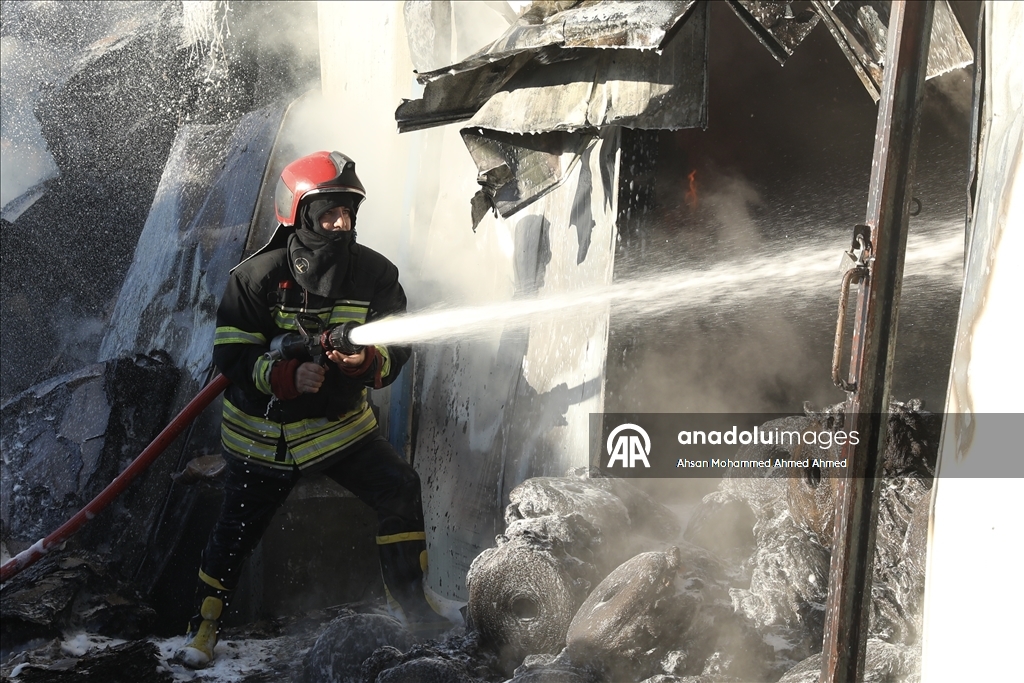 На фабрике по производству картофельных чипсов на дороге Эрбиль-Пирмам на севере Ирака произошел крупный пожар