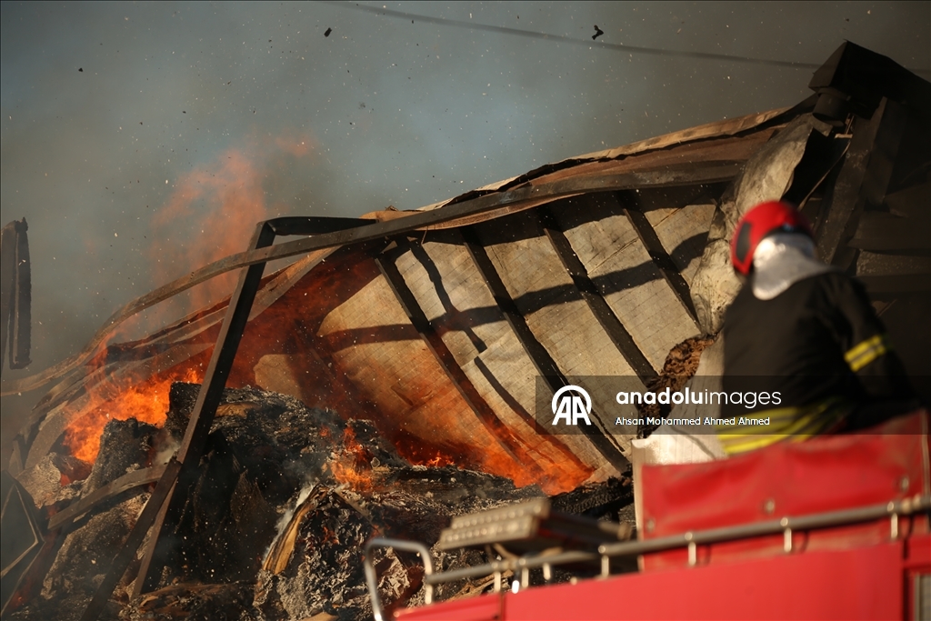 На фабрике по производству картофельных чипсов на дороге Эрбиль-Пирмам на севере Ирака произошел крупный пожар