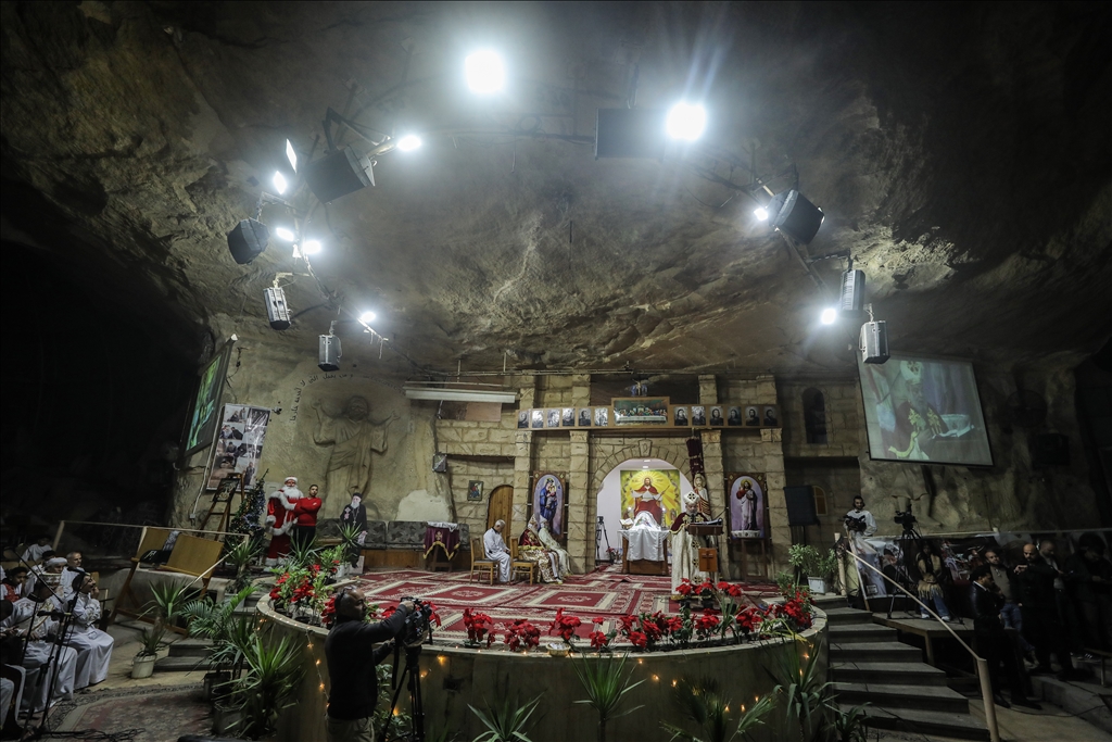 قداس عيد الميلاد في دير القديس سمعان الخراز