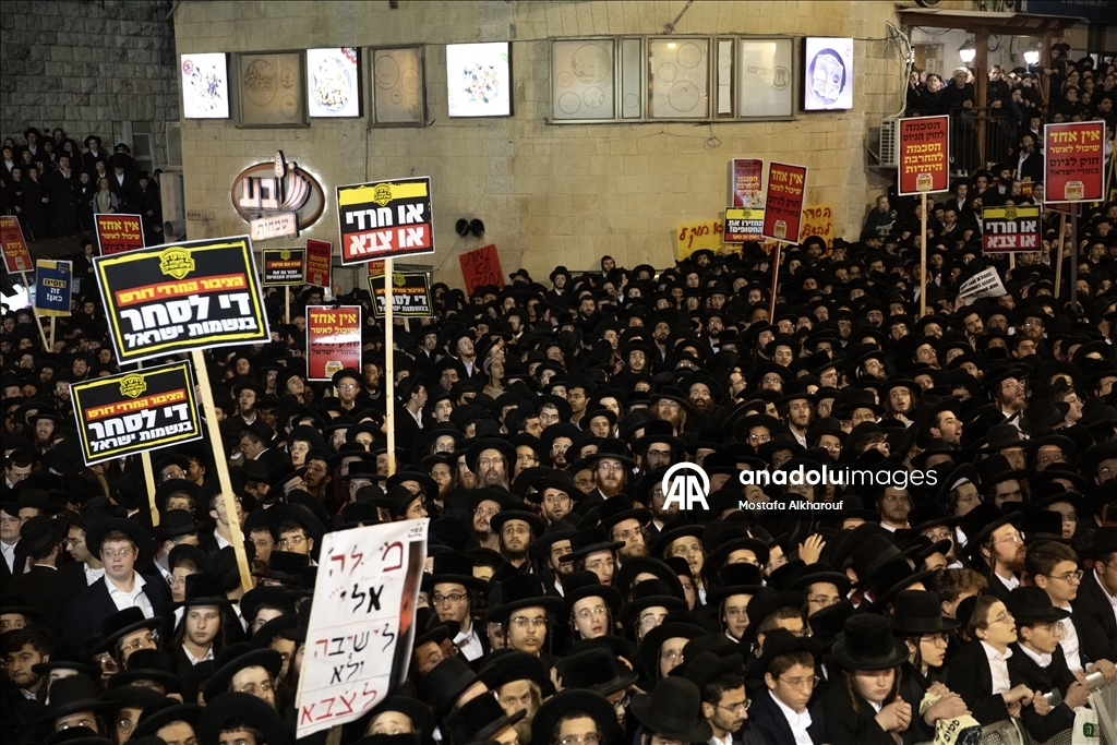 В Иерусалиме во время антивоенной акции протеста харедим автобус въехал в толпу, есть погибший