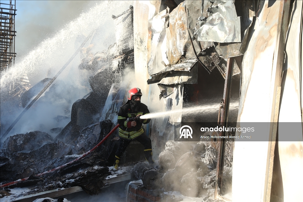 На фабрике по производству картофельных чипсов на дороге Эрбиль-Пирмам на севере Ирака произошел крупный пожар