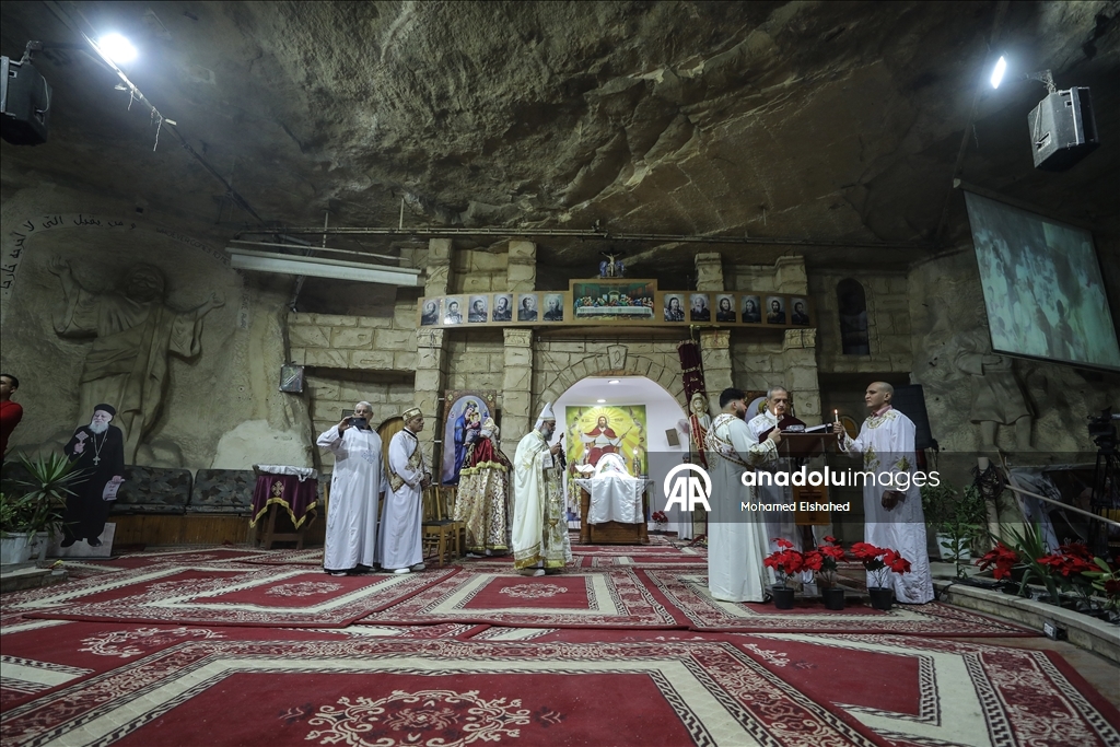 قداس عيد الميلاد في دير القديس سمعان الخراز