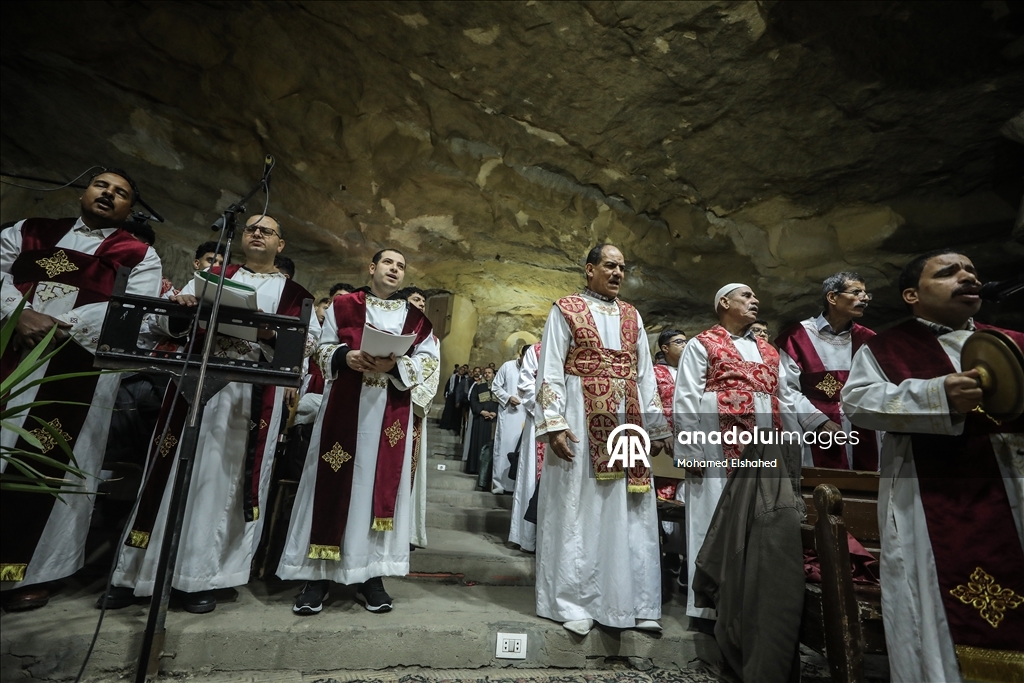 قداس عيد الميلاد في دير القديس سمعان الخراز