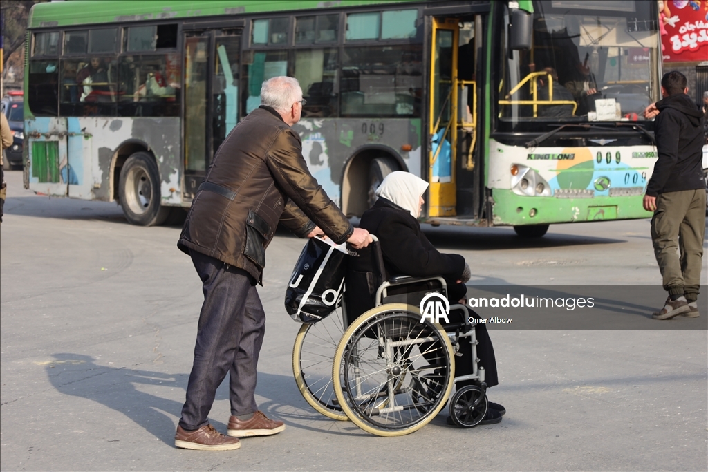 Halep’te PKK/YPG’nin başlattığı çatışmalar nedeniyle binlerce sivil güvenli bölgelere geçiyor