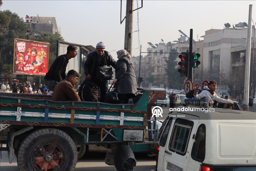 Halep’te PKK/YPG’nin başlattığı çatışmalar nedeniyle binlerce sivil güvenli bölgelere geçiyor