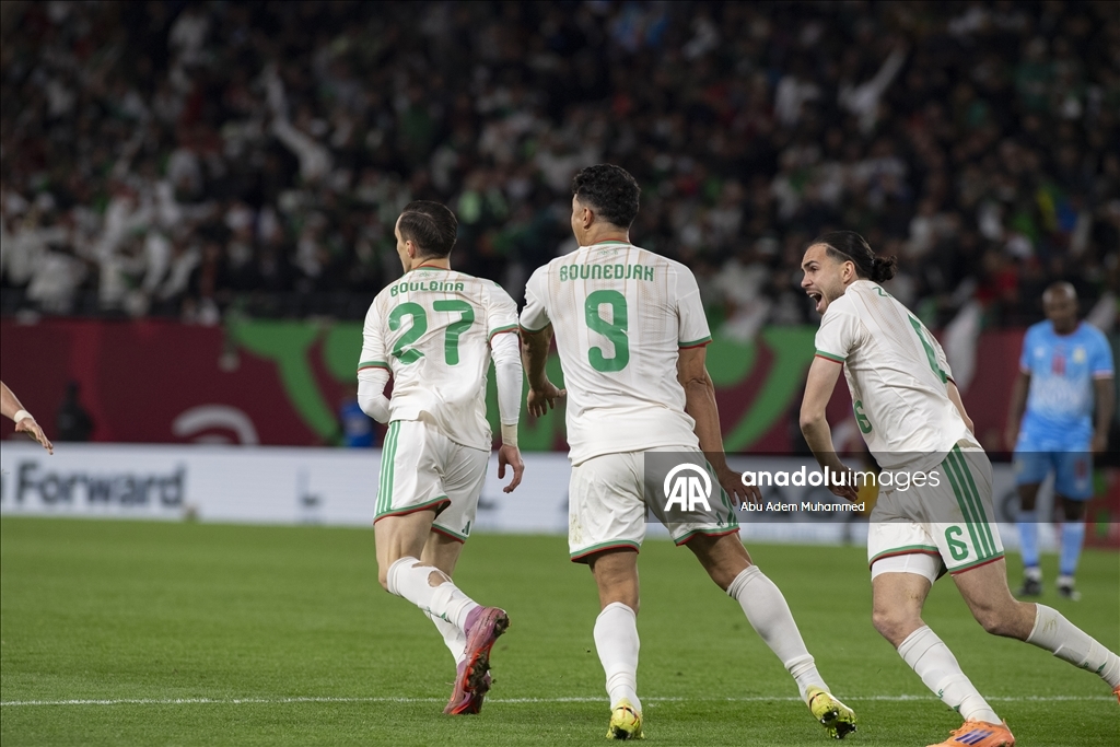 جماهير مغربية تشارك الجزائريين فرحة التأهل لربع نهائي كأس إفريقيا