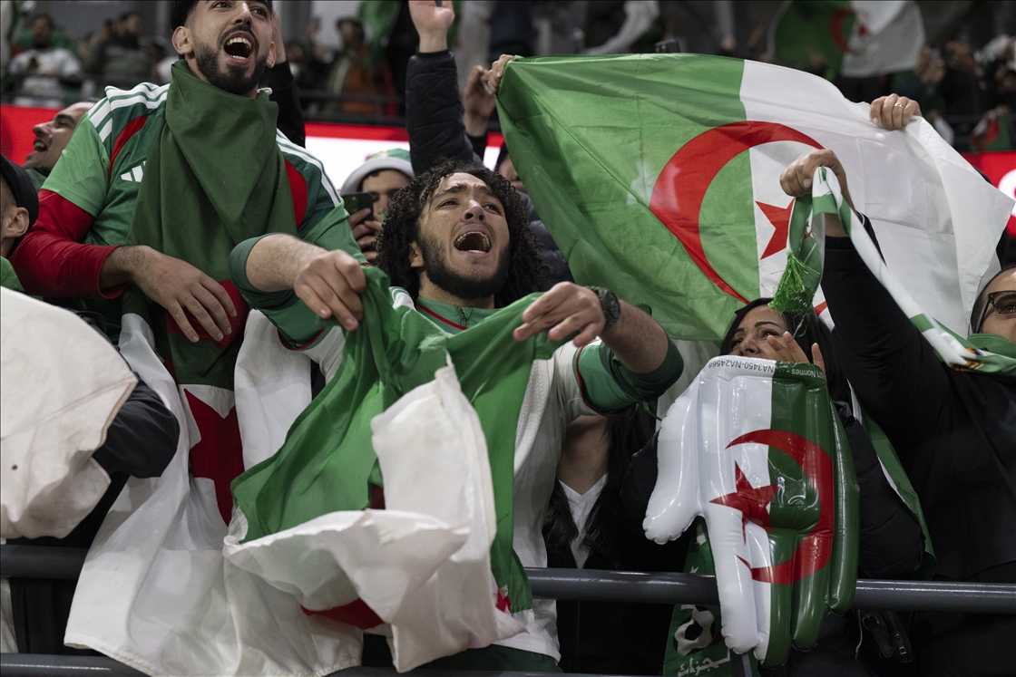 جماهير مغربية تشارك الجزائريين فرحة التأهل لربع نهائي كأس إفريقيا