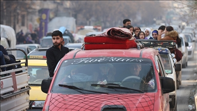 Halep’te PKK/YPG’nin başlattığı çatışmalar nedeniyle binlerce sivil güvenli bölgelere geçiyor