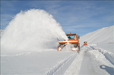 В многих регионах Турции наблюдается снег и холодная погода