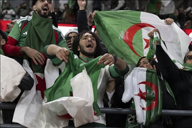 جماهير مغربية تشارك الجزائريين فرحة التأهل لربع نهائي كأس إفريقيا