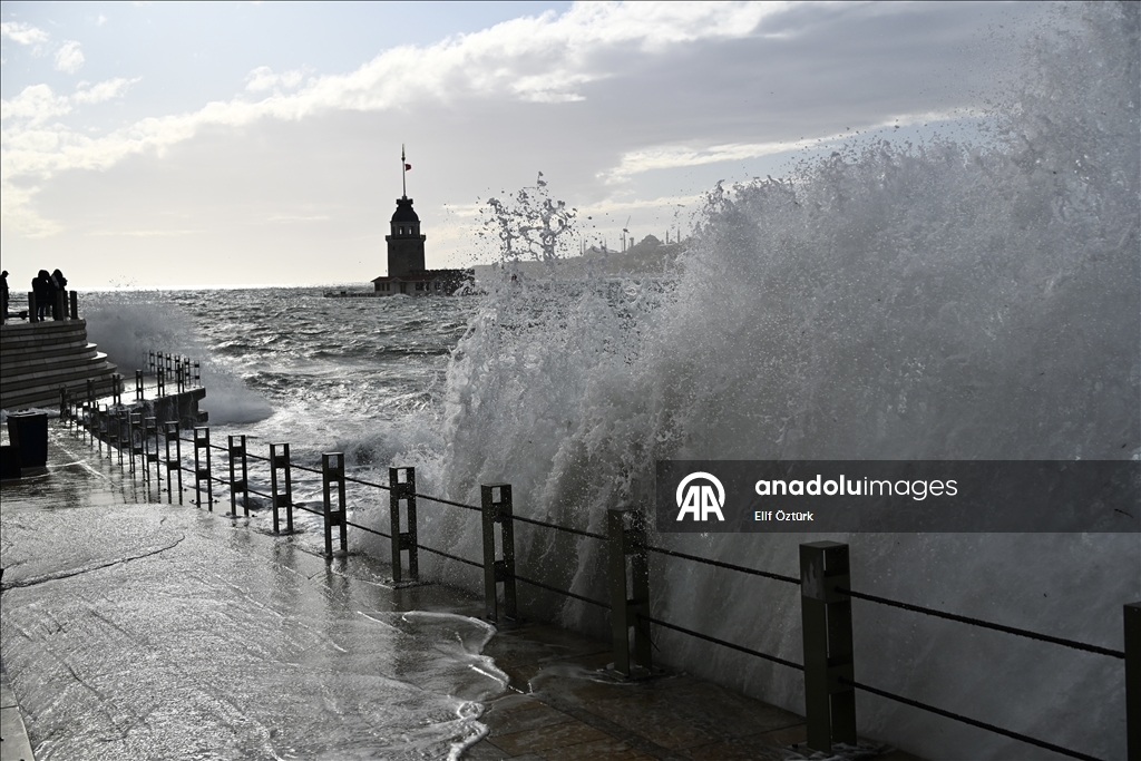 Effects of the storm continue in Istanbul