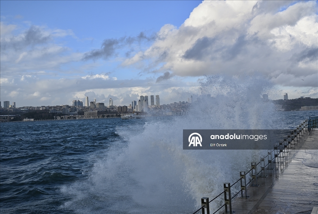 Effects of the storm continue in Istanbul