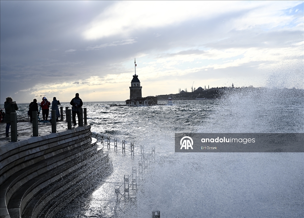 Effects of the storm continue in Istanbul