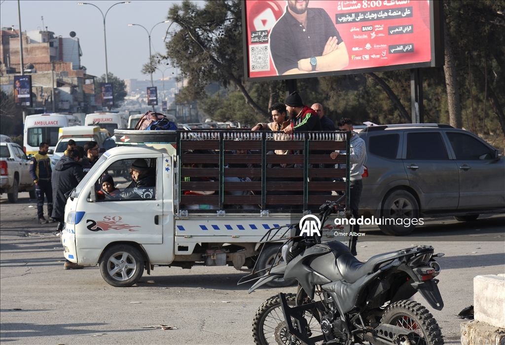 Halep’te sivillerin güvenli geçişi için "iki insani geçit" yeniden açıldı