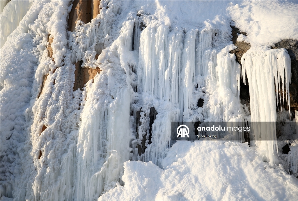 “Deliklitas” rocks in Turkiye's Bitlis is covered with icicles