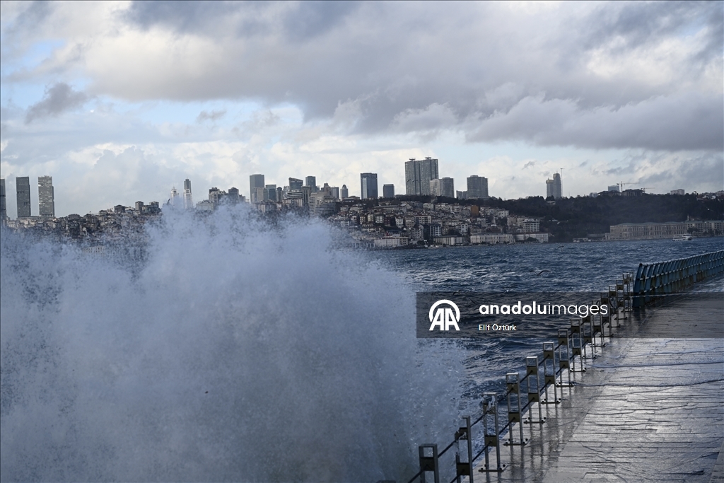 Effects of the storm continue in Istanbul
