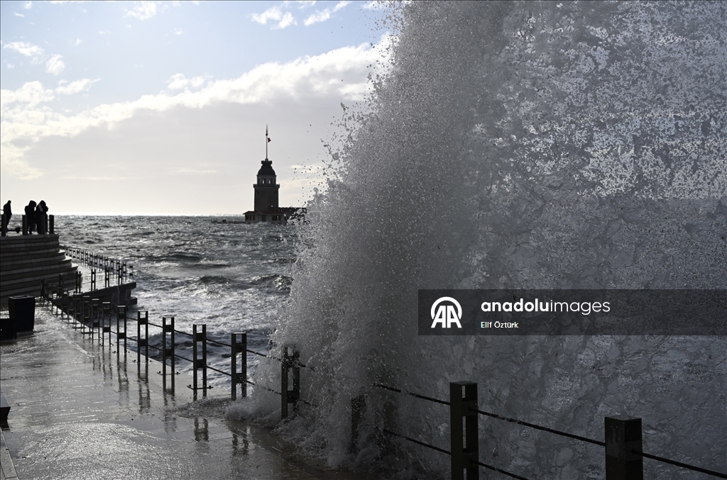 Effects of the storm continue in Istanbul