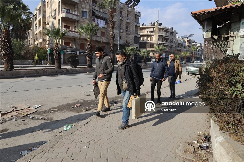 Halep’te sivillerin güvenli geçişi için "iki insani geçit" yeniden açıldı