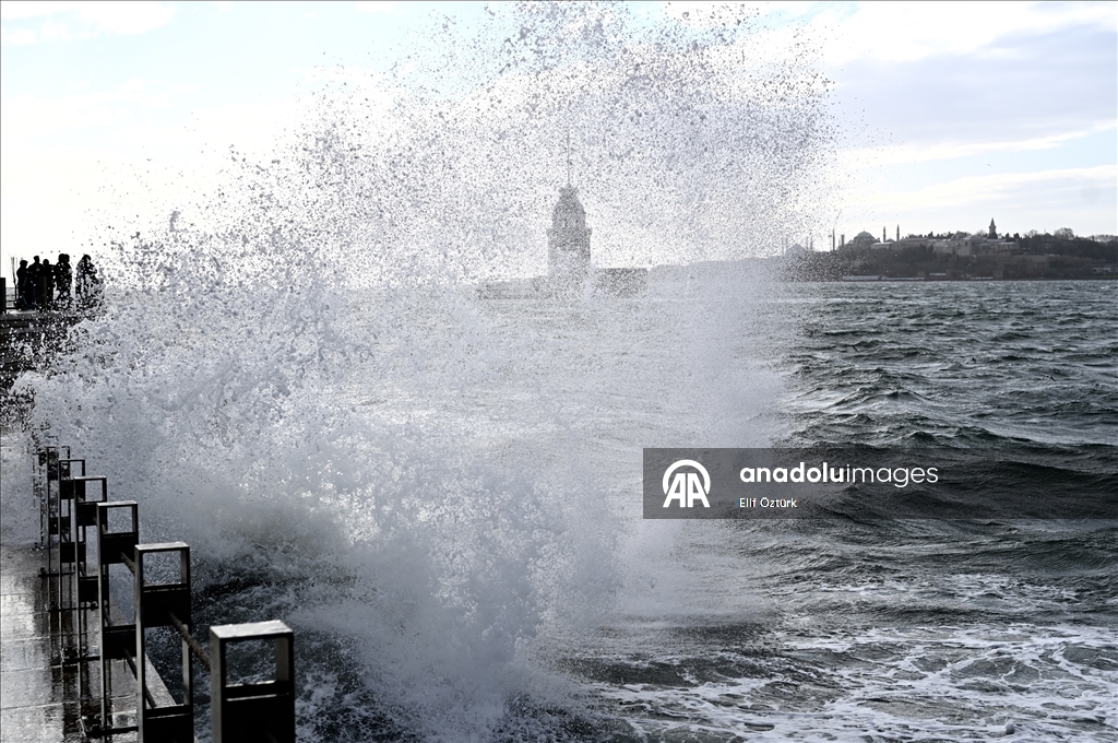 Effects of the storm continue in Istanbul