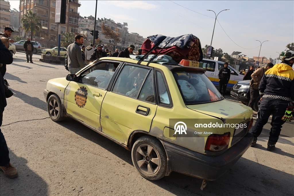 Halep’te sivillerin güvenli geçişi için "iki insani geçit" yeniden açıldı