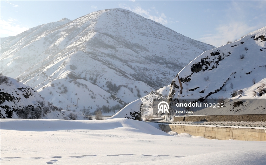 “Deliklitas” rocks in Turkiye's Bitlis is covered with icicles