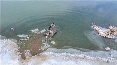 Diyarbakır'da kar ve buz üstünde av mesaisi