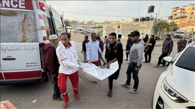 İsrail, ateşkese rağmen, Gazze'de saldırılarını sürdürüyor