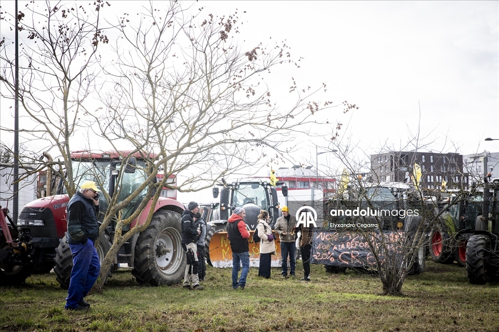 Strazburg'da çiftçiler AB-Mercosur ticaret anlaşmasını protesto etti